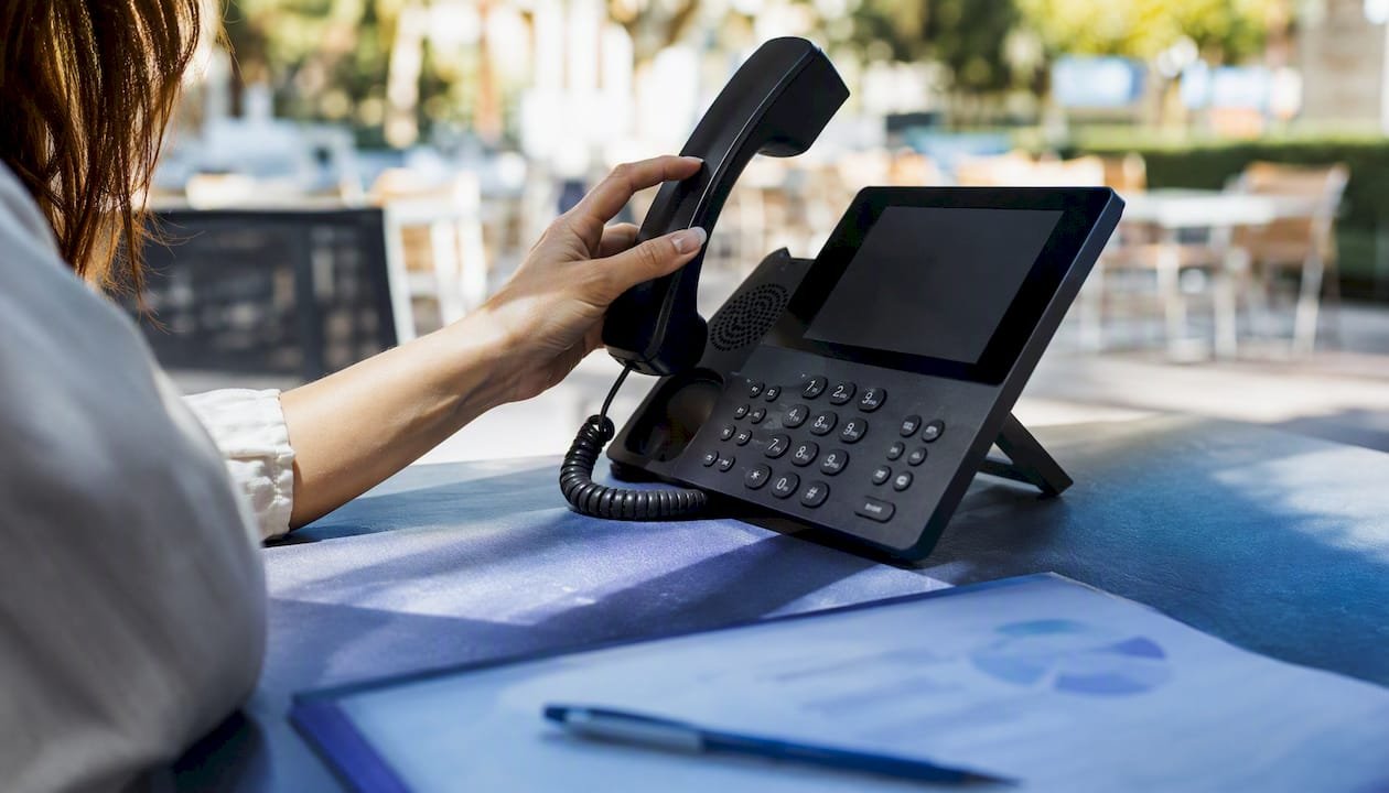 Phone handset and call tracking chart